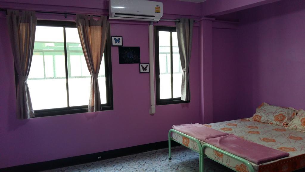 New C.H. Guest House Bangkok Habitación foto